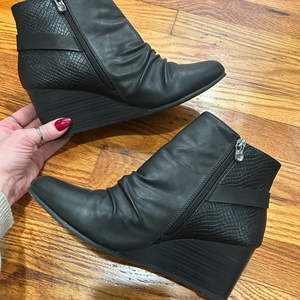 NWOT Blowfish Ankle Wedge Booties - Picture 14 of 16